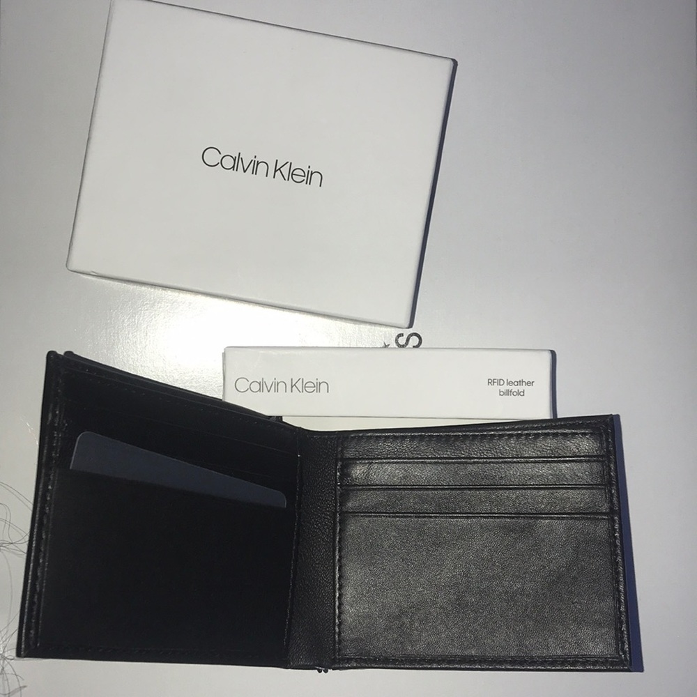 Calvin Klein Men’s Wallet - Picture 2 of 3